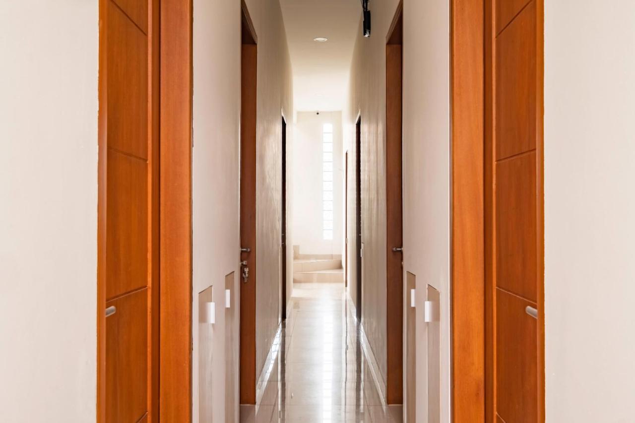 Oyo Life 2673 Rosewood Residence كراوانغ المظهر الخارجي الصورة